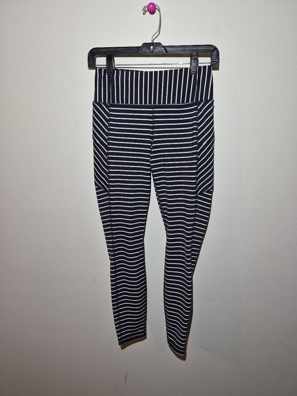 S) Athleta Contender 7/8 Navy & White Compression Leggings